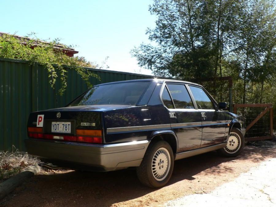  Alfa Romeo 90 2.5 V6 1984 года  (фото 3 из 5)